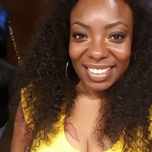 Meet your Posher, Monique